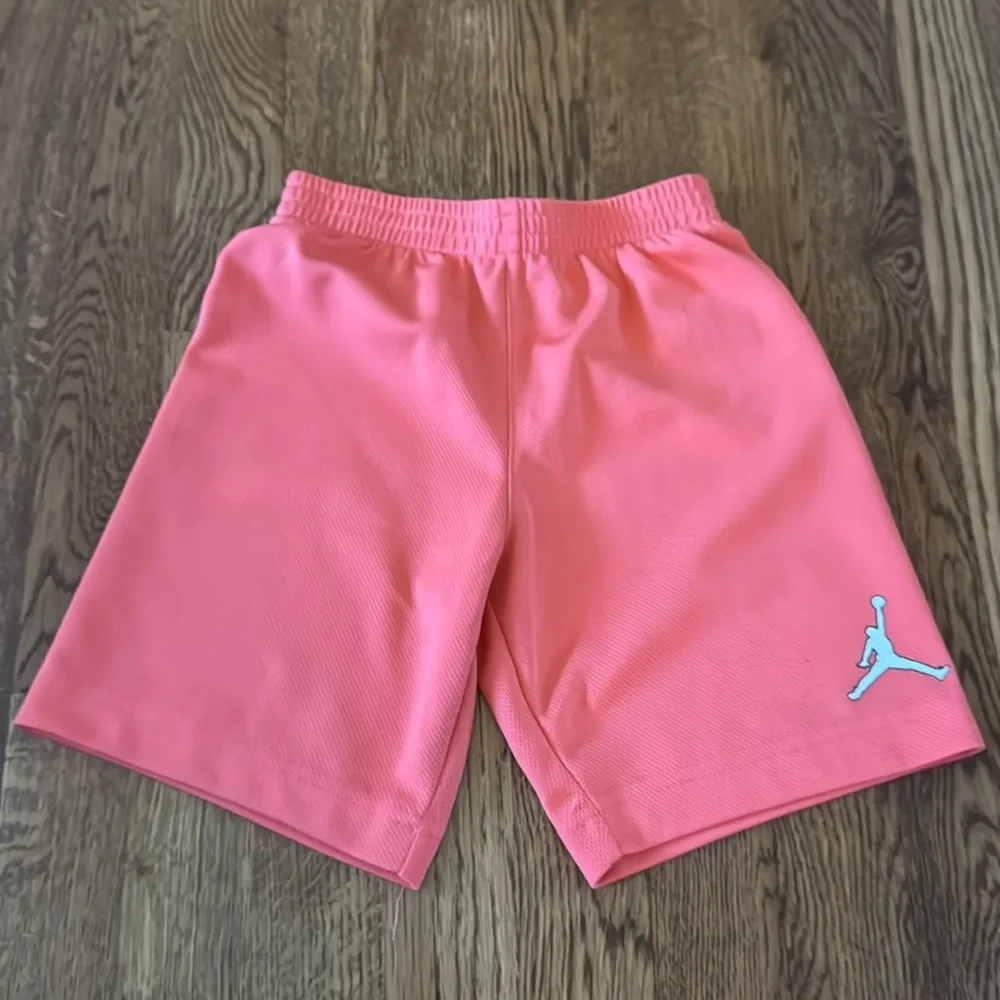 Jordan Boy’s Coral Athletic Shorts Size Medium